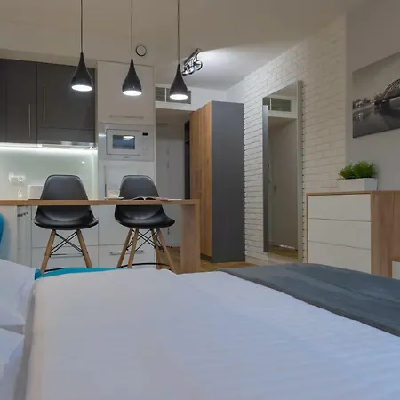 Native Augustianska 24 *