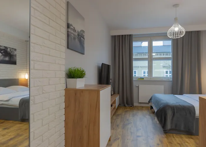 Native Augustianska 24 *